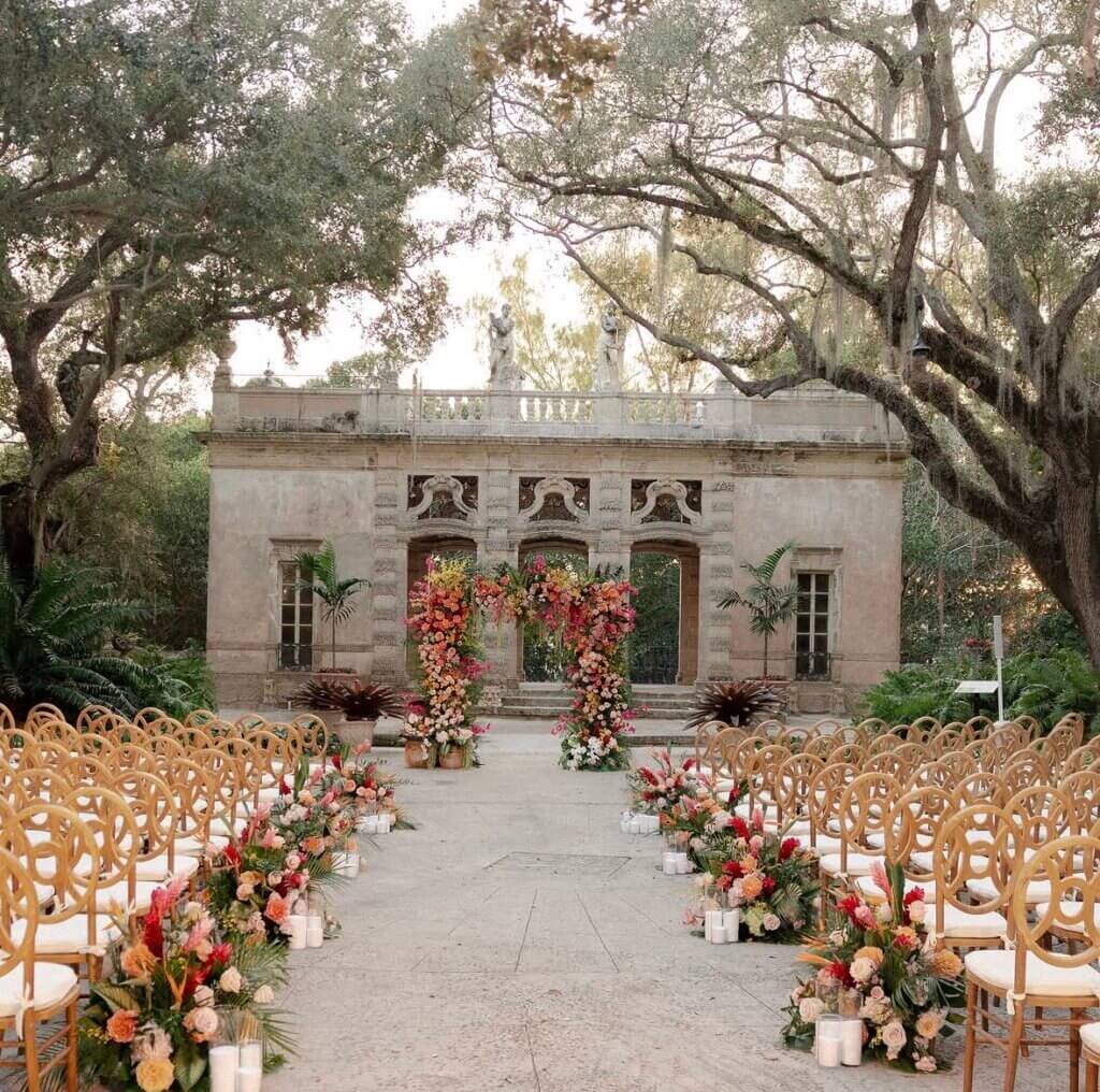 Best Miami Wedding Vendors: Our Recommended Planners, Venues & More 4 Miami wedding florals